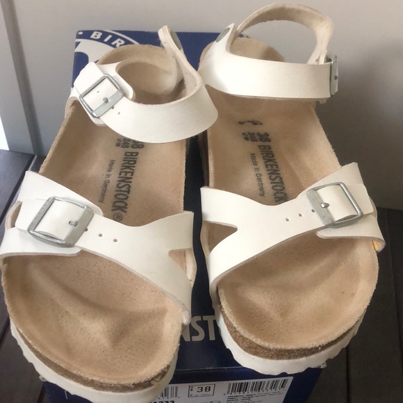 birkenstock narrow fit sandals